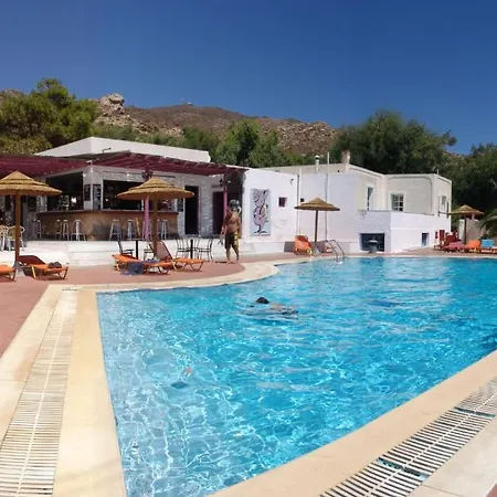 Hostel Purple Pig Stars Camping & Bungalows Mylopotas